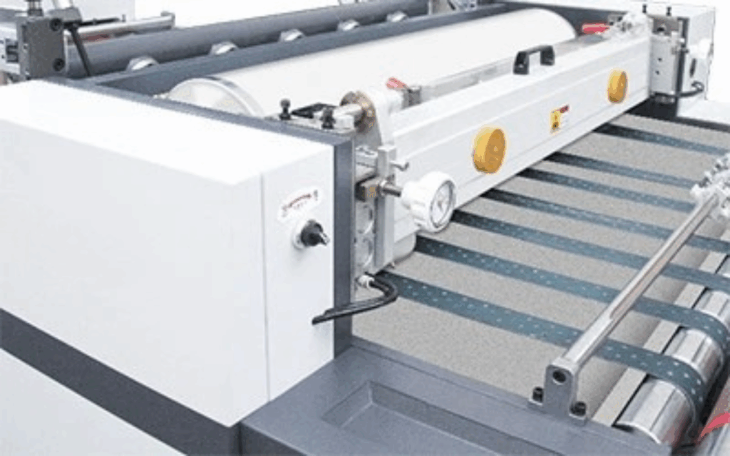 Sistema de racleta cerrada con rodillo anilox de alta precisión